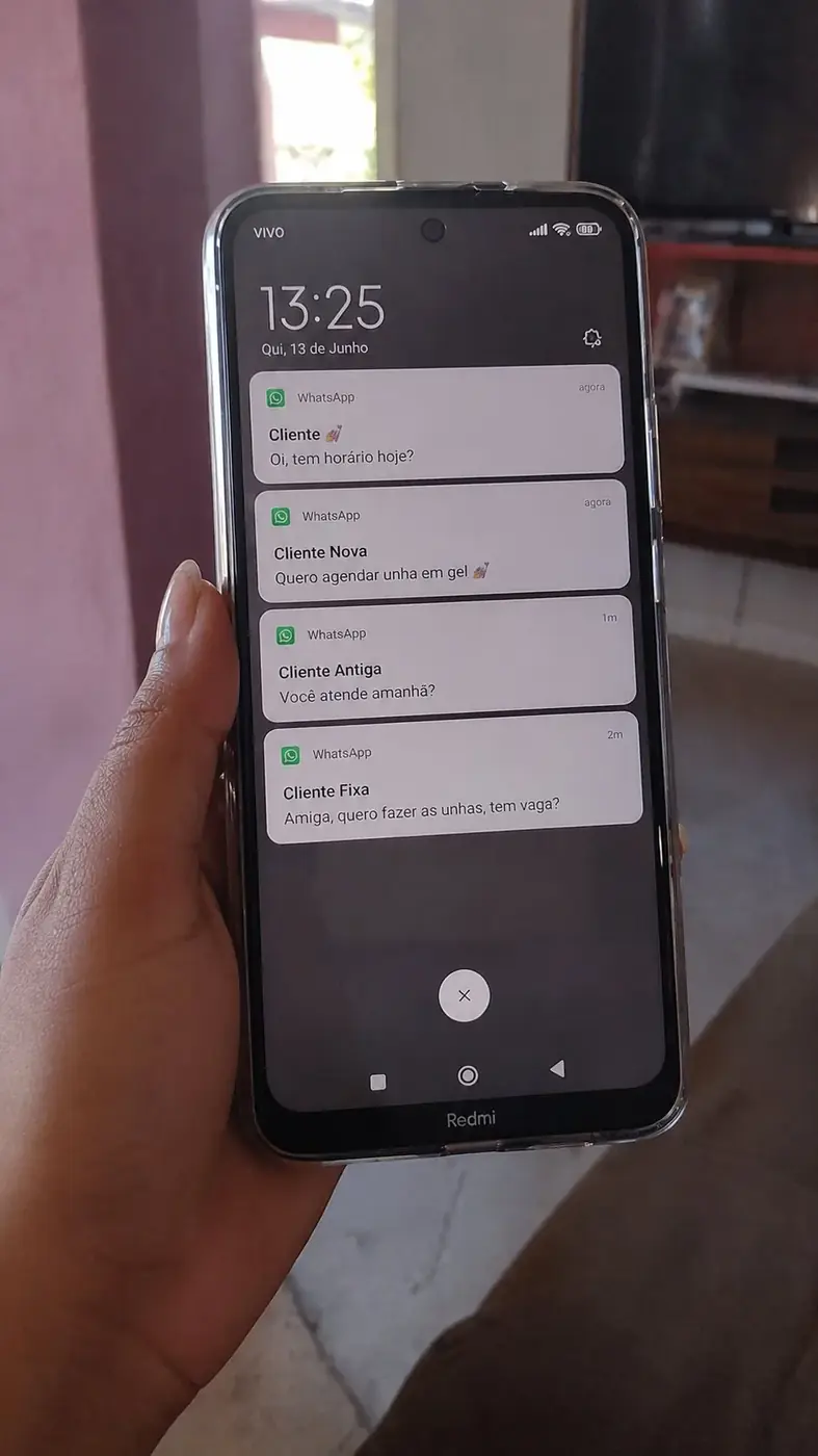 Notificações de várias clientes agendando